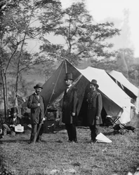 Abraham Lincoln avec Allan Pinkerton et le Major Général John A. McClernand, 1862