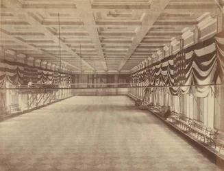[Vue intérieure de la salle de bal pour le deuxième bal inaugural de Lincoln], mars 1865