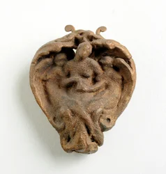 Maquette pour un pendentif avec le Christ mort soutenu par deux anges