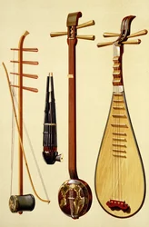 Un huqin et un archet, un sheng, un sanxian et un pipa, instruments chinois de 