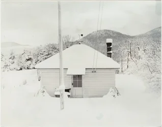 Première neige et la petite maison