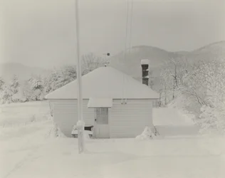 La première neige et la petite maison