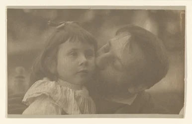 [Lou Schramm et sa fille]