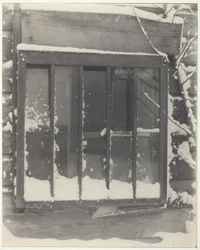 Fenêtre : Bois, Verre, Neige, 1923