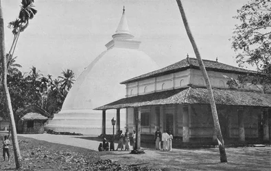 Temple et Dagoba de Kelaniya, vers 1890