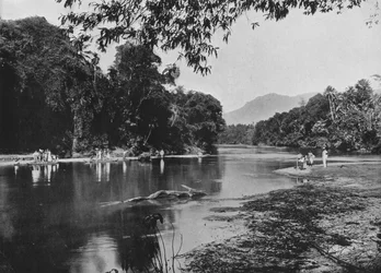 Rivière à Ratnapura, vers 1890