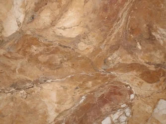 Marbre aux teintes riches et terreuses