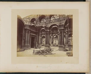 Hôtel de Ville incendié. Entrée des Salons.