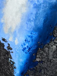 Les profondeurs du bleu profond