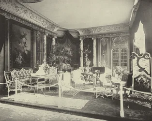 Une Exposition de Meubles Français
