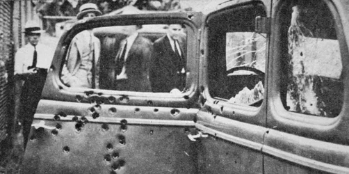 La voiture criblée de balles de Bonnie et Clyde