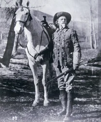 Buffalo Bill Cody (1846-1917) dans ses dernières années (photo n/b)