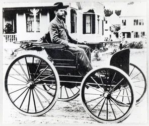 Première automobile américaine, conçue et construite par Charles et Frank Duryea