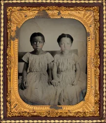 Portrait de deux jeunes filles, v. 1860 (photo)