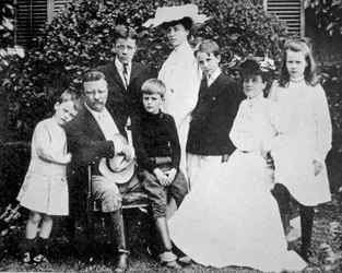 Le président Theodore Roosevelt avec sa femme et sa famille
