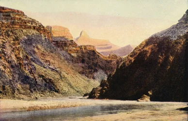 Zoroastre depuis la rivière, Grand Canyon Naitonal Park (photo couleur)
