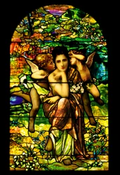 Une fenêtre en verre favrile plombé et plaqué, c.1895