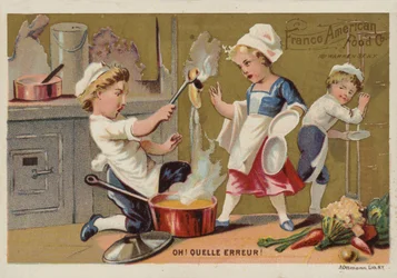 Cuisiniers gâchant le dîner dans la cuisine!