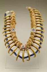 Collier de griffes de grizzly, Iowa, Indiens d