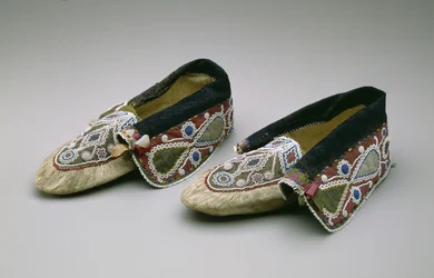 Mocassins, Chippewa, vers 1835