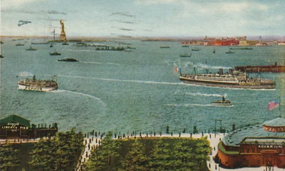 Port de New York depuis Battery, avec Statue de la Liberté et Ellis Island