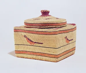 Panier Salish représentant des oiseaux, de la côte nord-ouest
