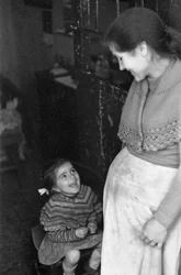 CROTONE - MÈRE ET FILLE