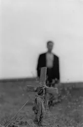 MASSACRE DE MELISSA, CROIX AU CIMETIÈRE