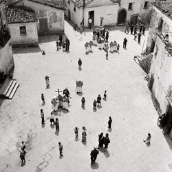 Procession des Flagellants, Albano di Lucania, Potenza, Basilicata, Italie (photo n/b)
