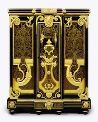 Petite armoire Louis XIV avec montures en or moulu, 1700-10
