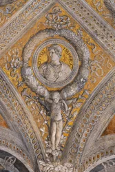 Palais ducal : voûte de la Chambre nuptiale ou Camera Picta, qui est une salle située dans la tour nord-est du château de San Giorgio à Mantoue. Elle est célèbre pour le cycle de fresques qui recouvre ses murs, un chef-d