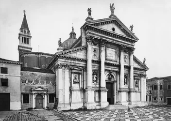 Vue de la façade de l