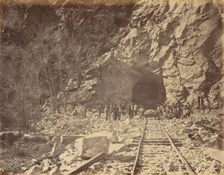 Planche 39. Extrémité est du tunnel, Weber Canon, 1869 (photo)