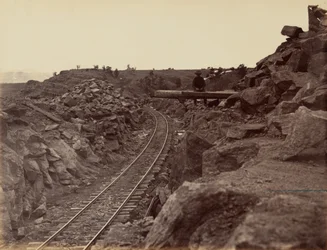 Planche 9. Approche orientale du pont de Dale Creek, 1869 (photo)