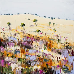 Une floraison colorée à flanc de colline