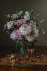 Pivoines et fruits d
