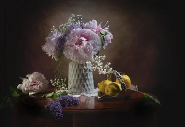 Élégantes pivoines et citrons