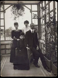 Dagmar de Danemark (1847-1928) - Michel Alexandrovitch de Russie (1878-1918) - Alexandra de Danemark (1844-1925) et princesse Victoria - Impératrice douairière Maria Fyodorovna, Grand-duc Michel Alexandrovitch, Reine Alexandra de Grande-Bretagne