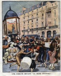 Émeute des femmes au kiosque lors de la sortie du nouveau format du magazine « La mode » à Paris. Illustration tirée de « Le petit journal » du 01/11/1925. Collection privée