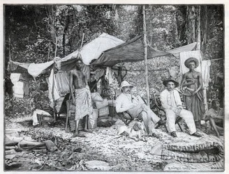 Mission du capitaine français Louis Gustave Binger (1856-1936) : camp de la mission à Afforenou, Côte d