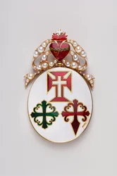 Portugal - Ruban de Grand-Croix des Trois Ordres: insigne de Grand-Croix des Trois Ordres probablement appartenant à Marie II de Bragance (1819-1853), Reine du Portugal - Modèle pour Dame - 1800-1850 - Or avec Émaux et Perles - H: 8 cm; L: 4,7 cm; Poids: 4