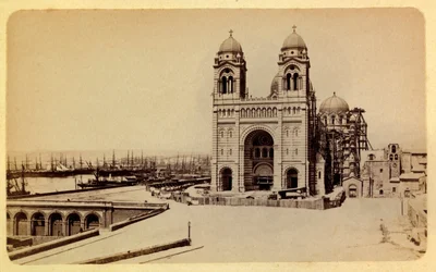 La ville de Marseille et ses environs vers 1885-1890 : La cathédrale en construction