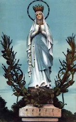 La Vierge couronnée à Lourdes - Hautes-Pyrénées (65) vers 1900