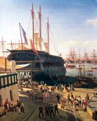 Navire marchand dans le port de Toulon