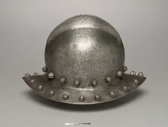 Chapeau de guerre, ou chapeau de bouilloire, vers 1475-1500