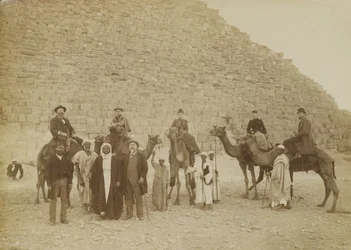 Famille de touristes à Gizeh, Égypte