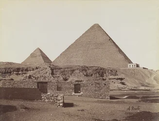 Pyramides de Gizeh, vue du nord-est des pyramides de Khéphren et Khéops