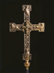 Croix processionnelle, reliquaire contenant les reliques du Bois Sacré de la Croix, XIIIe siècle