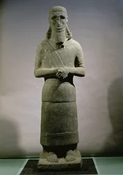 Statue dédiée au dieu Haddad-Yishi (basalte)