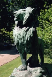 Lion Nubien et sa proie, 1870 (bronze)